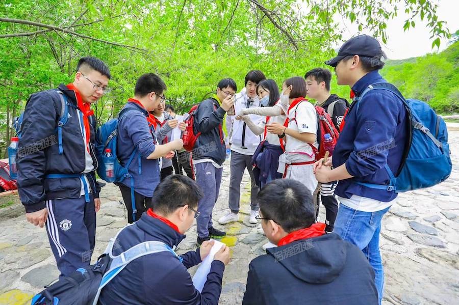 第1天 · 11:00 向上吧！数字君主题活动 · 8-1