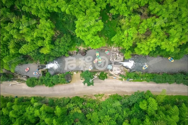 第1天 · 14:10 高山滑水 · 2-1